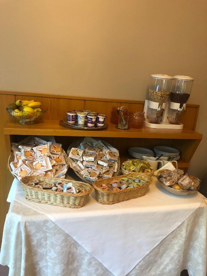 ברשה Albergo Casa Dell'Ospite מראה חיצוני תמונה