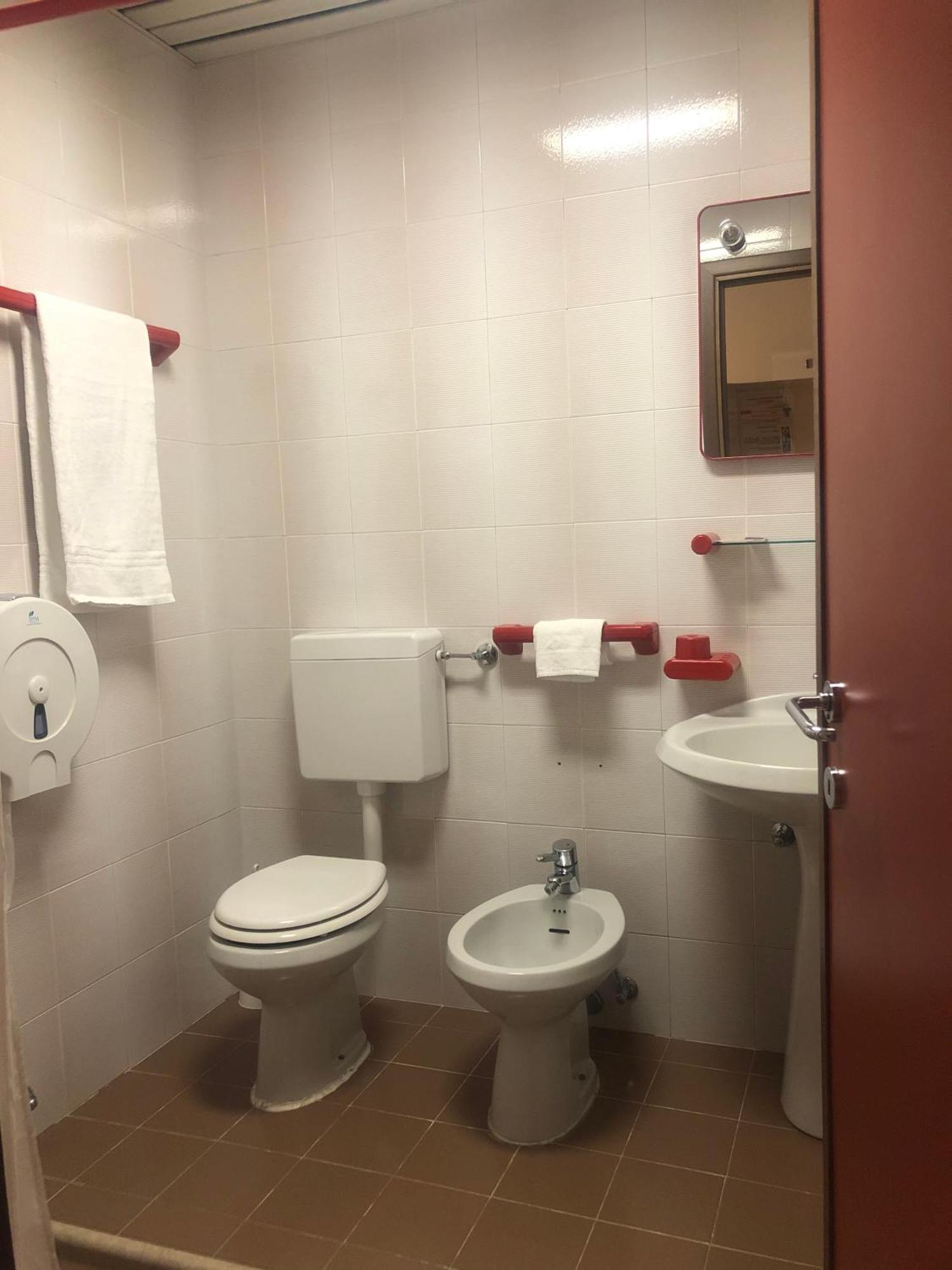 ברשה Albergo Casa Dell'Ospite מראה חיצוני תמונה