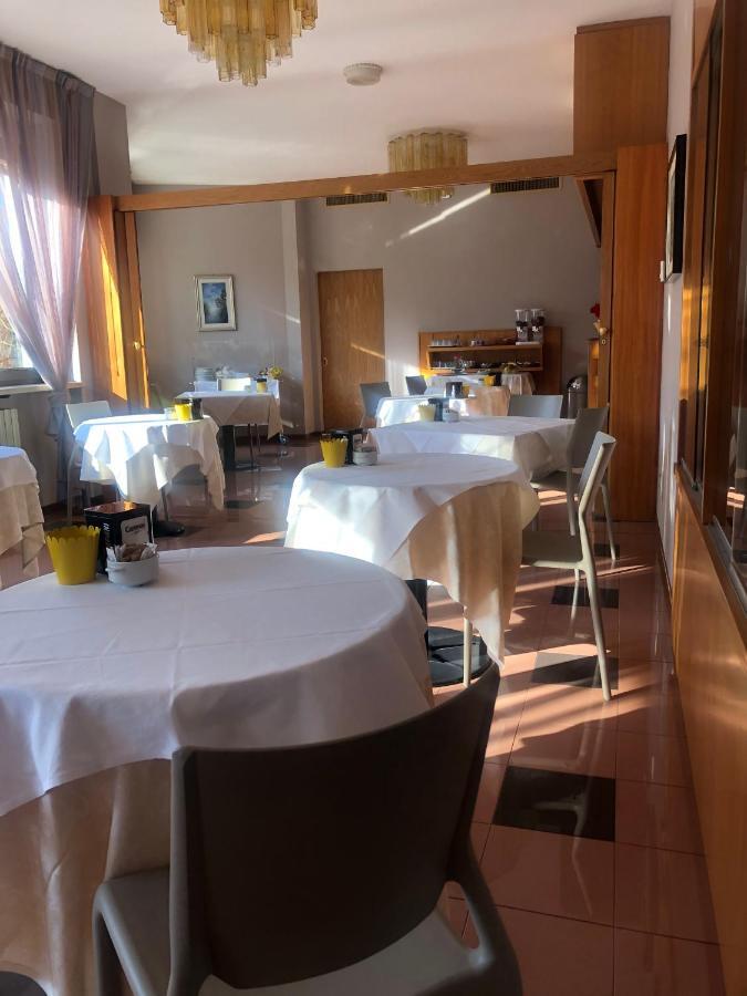ברשה Albergo Casa Dell'Ospite מראה חיצוני תמונה